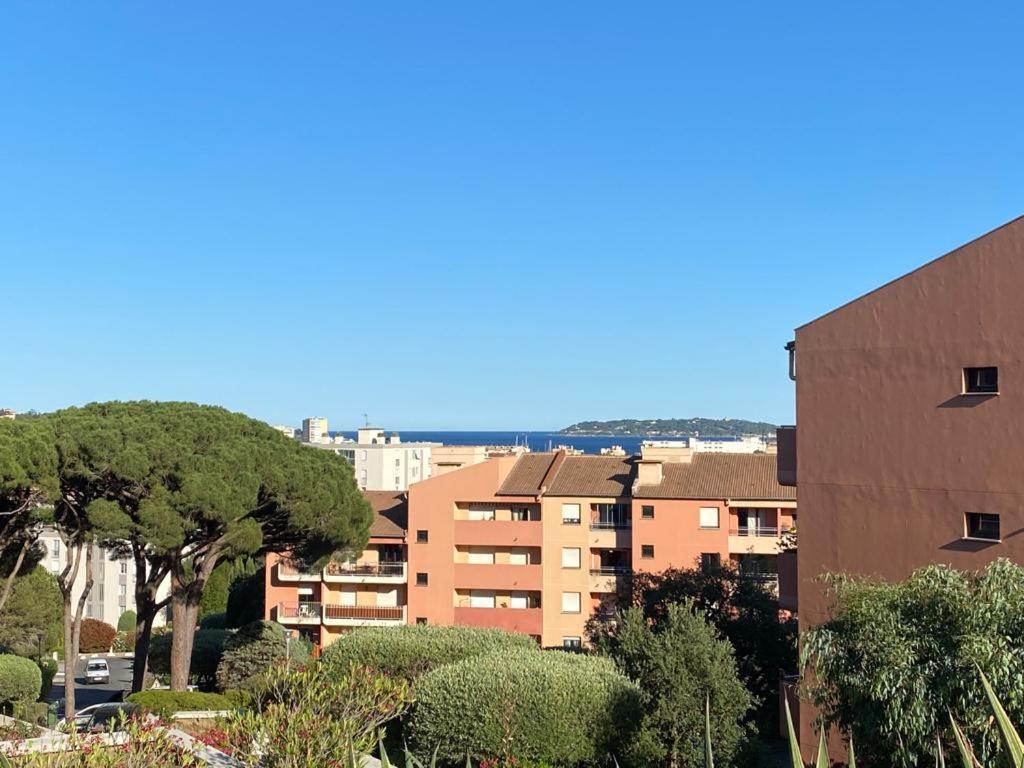Appartement Vue Mer Avec Place De Parking Privee Sainte-Maxime Buitenkant foto